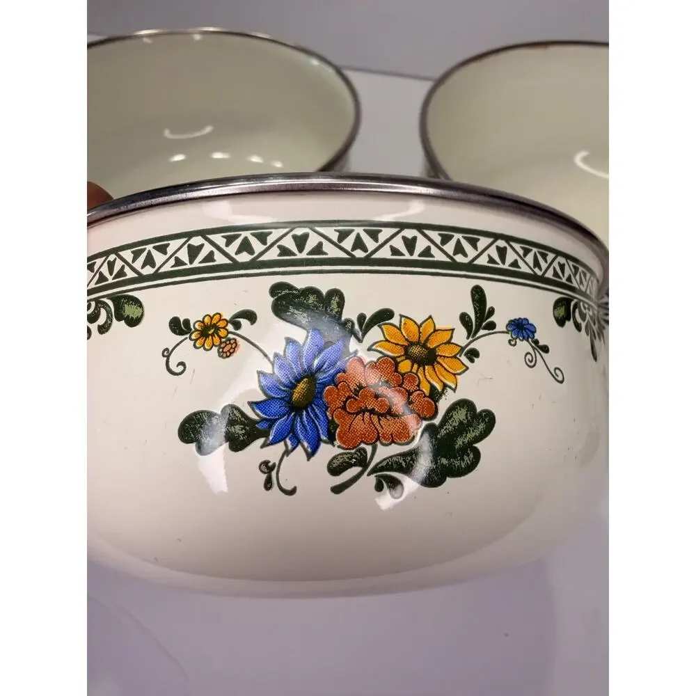 Vintage Floral Enamelware Nesting Bowls Set of 3 With Lids